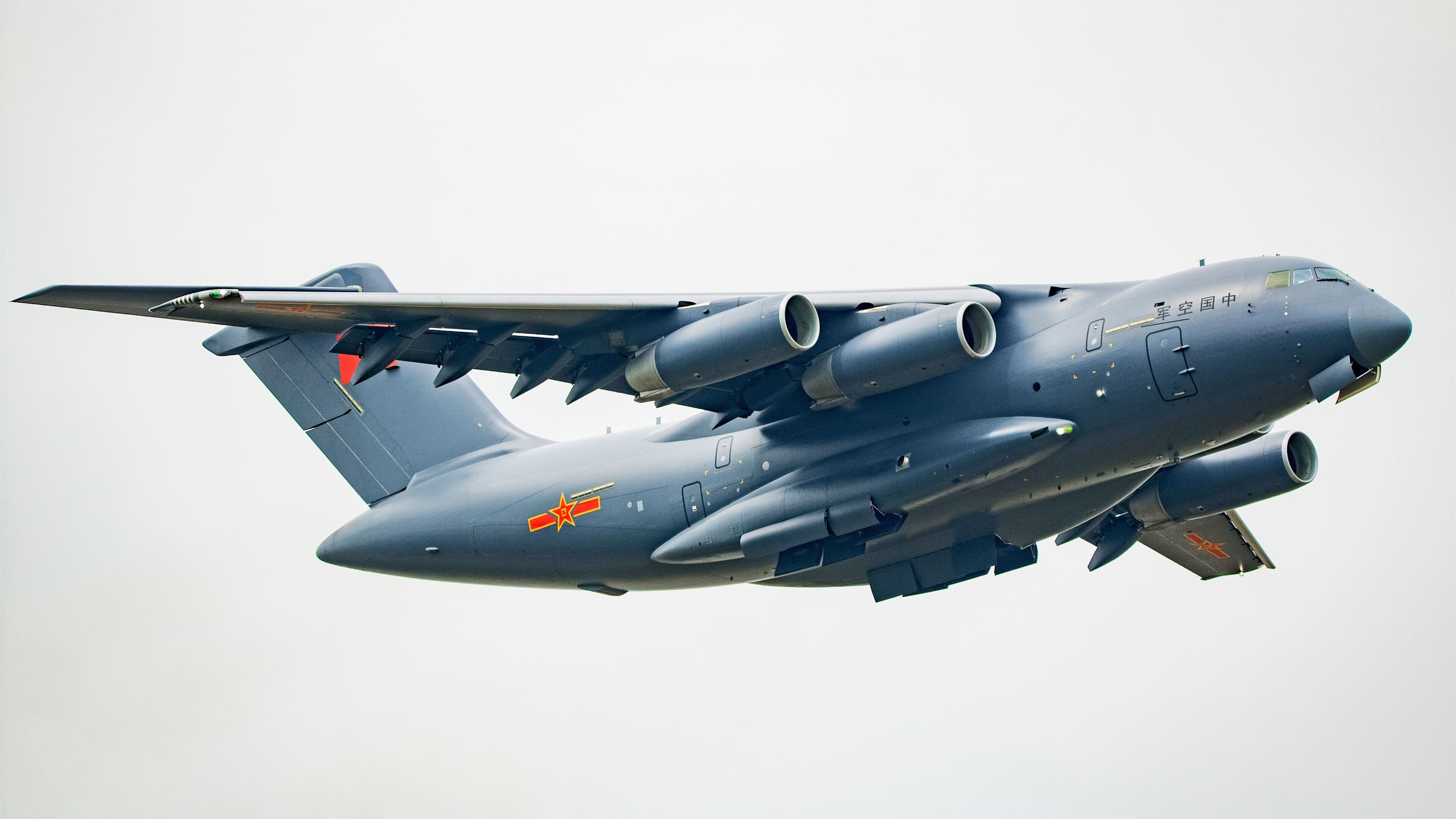 开云体育-西班牙球队与日本球队在联赛中交手，激烈对抗，西班牙对日本男足