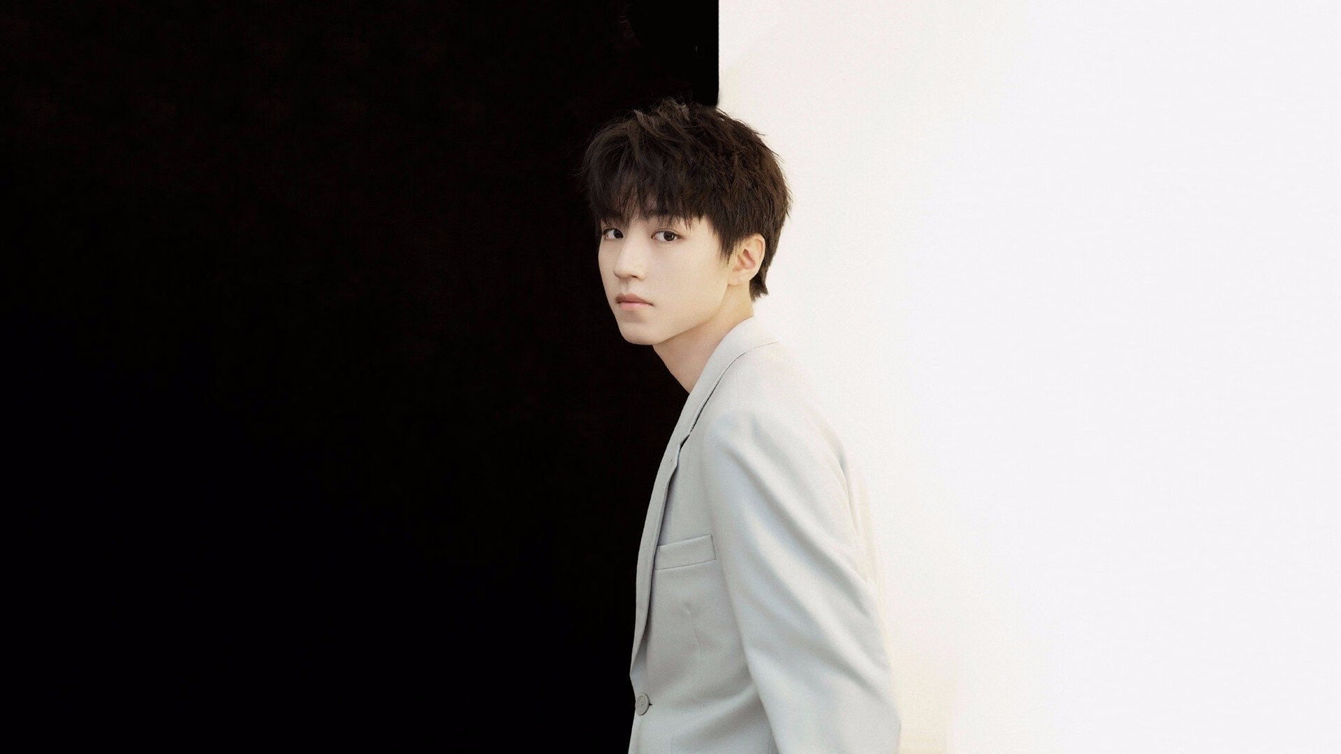 青岛男篮球员训练态度严谨,青岛男篮全名