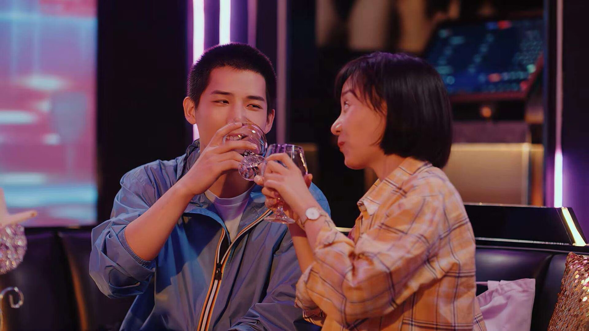 德甲球队整合AI传球角度识别系统优化中场组织效率,德甲转播合同2021