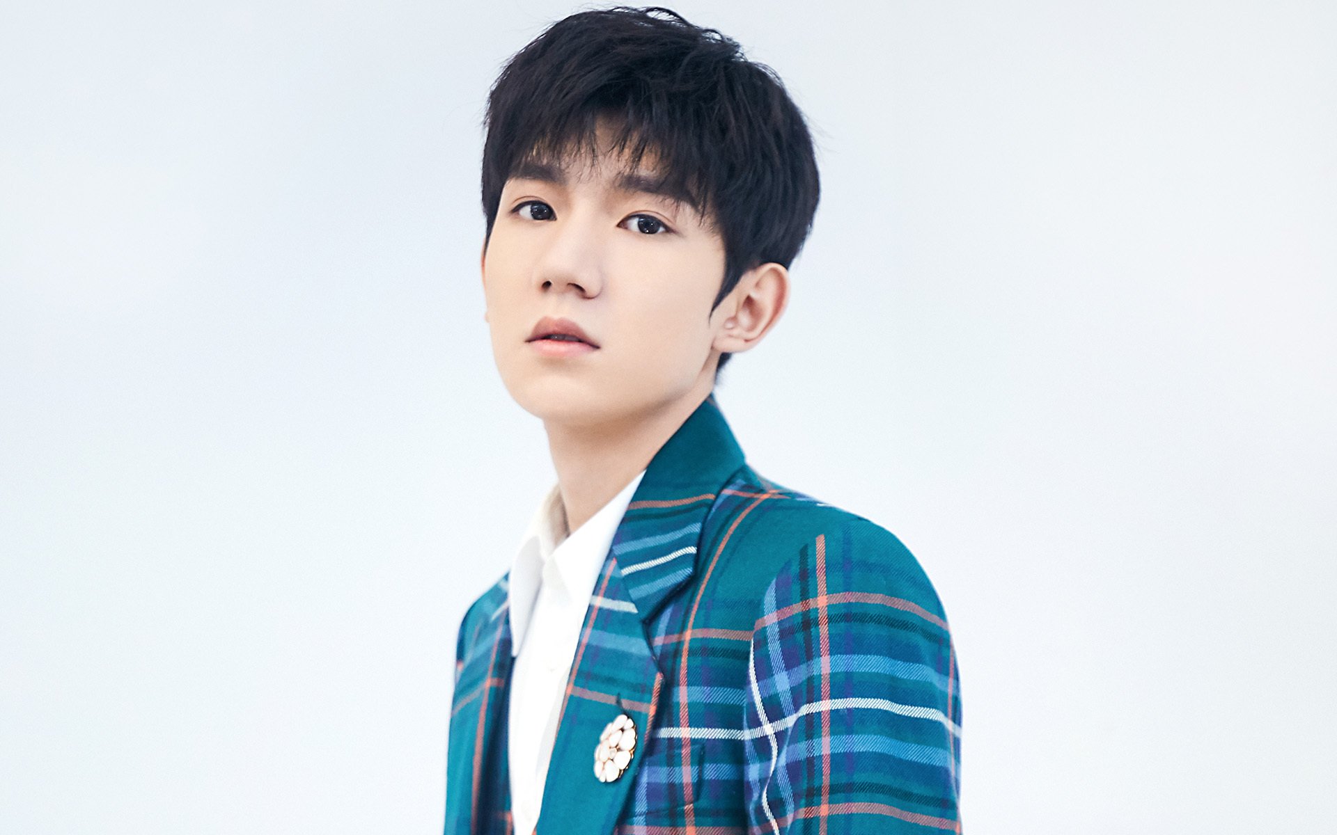 麦基翁200米仰泳赛场表现引关注，游泳名将麦基翁